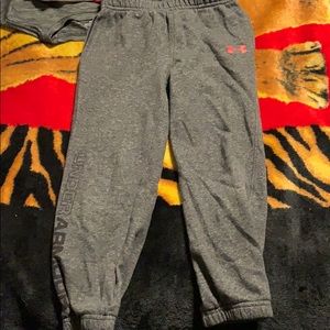 Boys under Armour jogger sweatpants